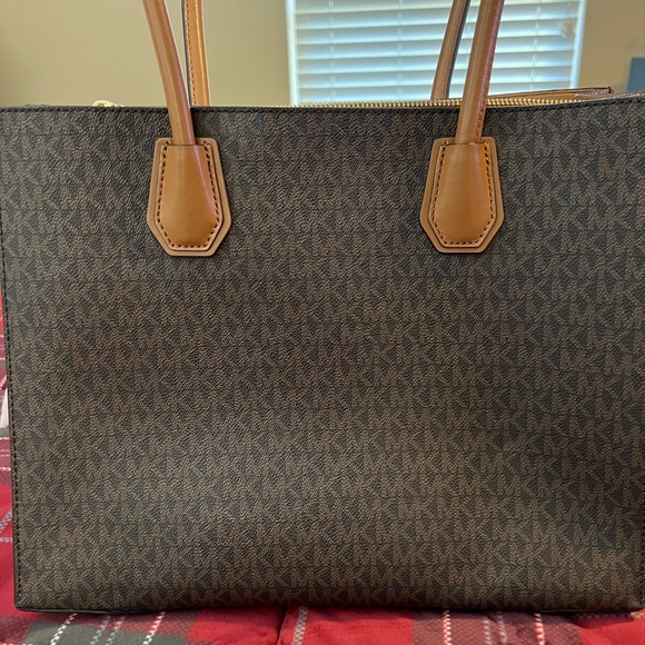 Authentic Michael Kors Bag - Picture 7 of 12
